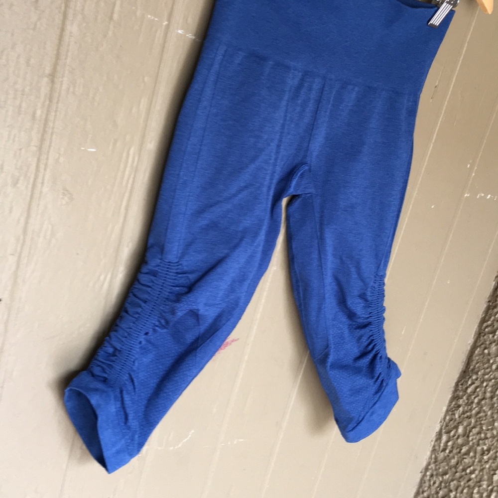 Lululemon Capri leggings - Picture 5 of 7